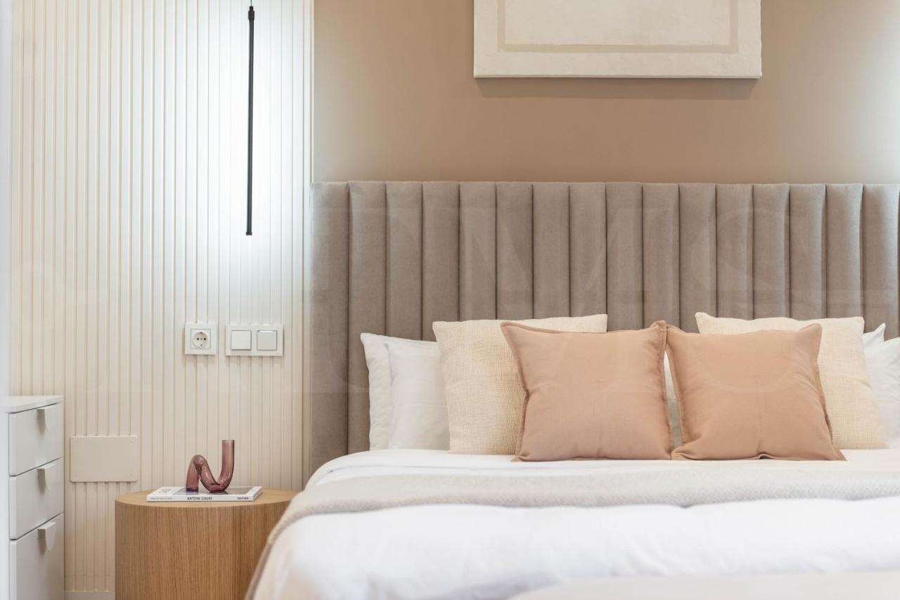 Sophisticated With Balcony & Views By Rems Apartament