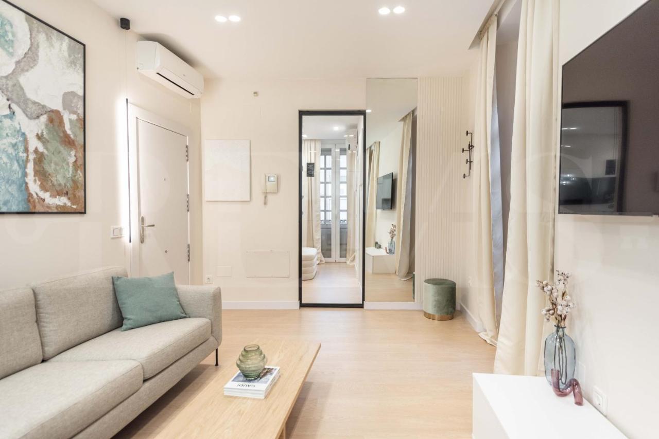 Sophisticated With Balcony & Views By Rems Apartament Màlaga